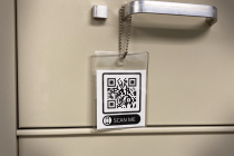 2 3/8″ x 2 11/16″ Clear Vinyl Tag Holder w/ Hang Hole