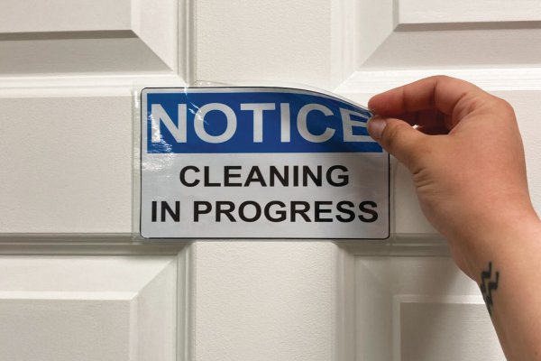 7" X 4 1/4" Removable Adhesive Pouch