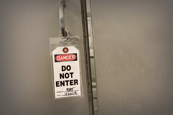 2 3/8" x 4 3/4" Clear Vinyl Envelope w/ Hang Hole